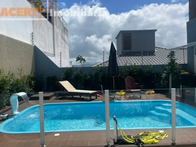 CASA RESIDENCIAL em FLORIANÓPOLIS - SC, COQUEIROS