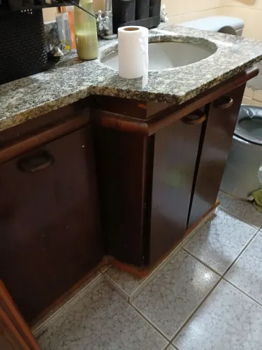 Bancada em granito e madeira