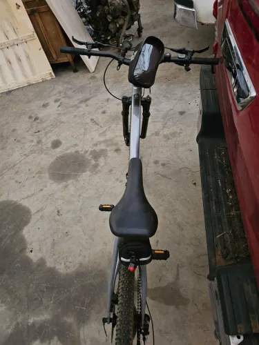 Bicicleta mountain bike aro 29, quadro 21" semi nova, usada duas vezes