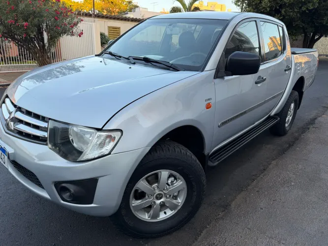Mitsubishi L200 Triton HPE 3.2 CD TB Int.diesel MEC 2012