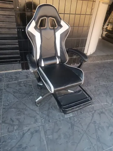 Cadeira para jogos em bom estado