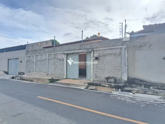 Casa com 3 Quartos e 2 Corredores Laterais no Conj. Vila Irmã Dulce