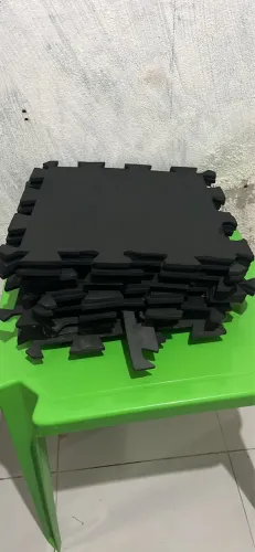 Kit Tatame EVA Preto 50x50cm 13 Placas Inteiras + 6 Pedaços recortados de Brinde