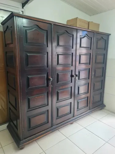 Guarda roupa decada de 60 estilo almofadado