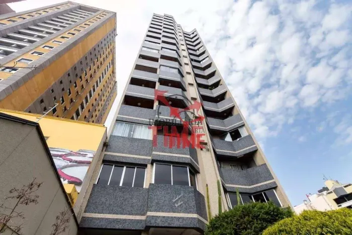 Kitnet 23 m² com sacada Centro/Batel