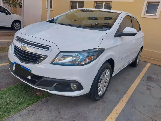 Chevrolet Onix Hatch LT 1.4 8V Flex Power Mec. 4P 2014