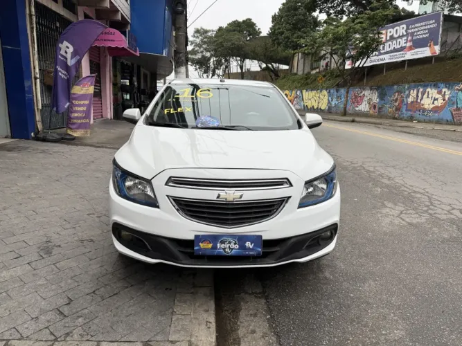 Chevrolet Onix Hatch LTZ 1.4 8V Flex Power Mec. 4P 2016