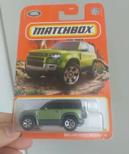 Miniatura Matchbox Land Rover Defender 90 2020 Verde Novo 1:64