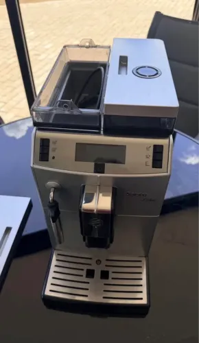 cafeteira expresso automática saeco lirika