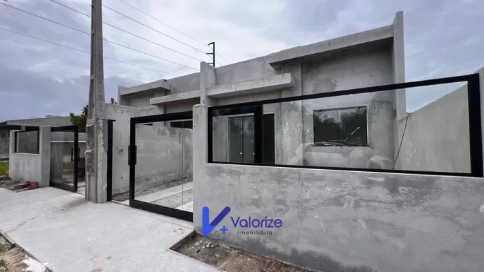 Casa com Suíte em Praia de Leste a Venda