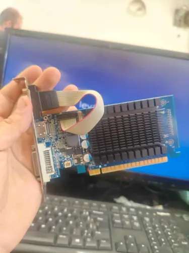 Placa de vídeo básica 1Gb 8400gs 1gb