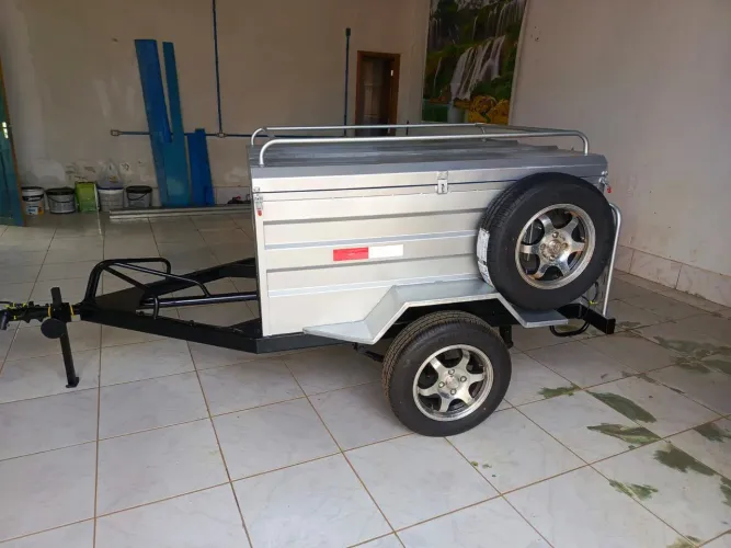 Carretinha baú reboque/carro 