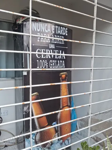 Geladeira GE 465 litros adesivada para bar ou lanchonetes