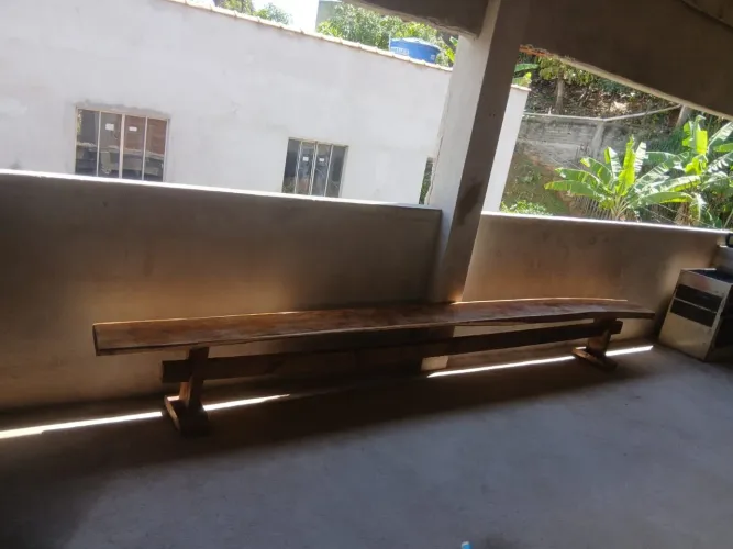 Tenho 2 bancos madeira arcacia cada 900.
