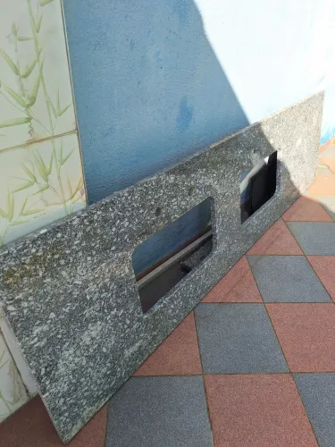 Pia de granito para 2 cubas
