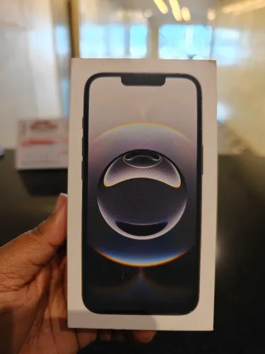 Caixa do iPhone 16e/ black