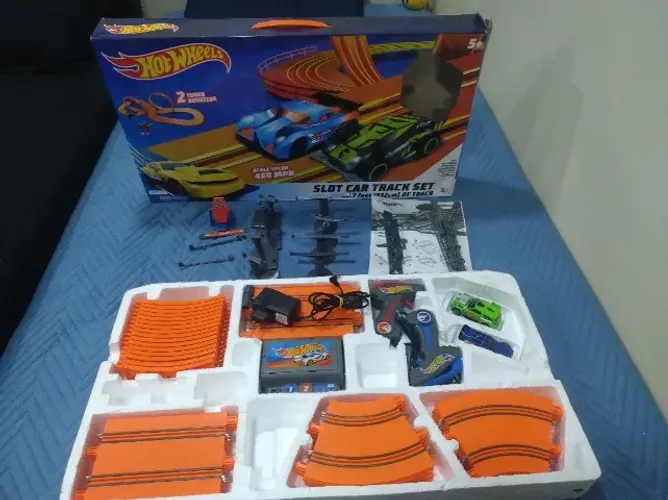 Pista elétrica Hot Wheeles Solot Car Tack Set praticamente nova