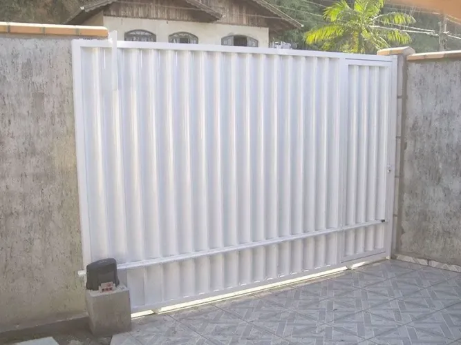 Kit portão com motor deslizante instalado para clientes da cidade nova 