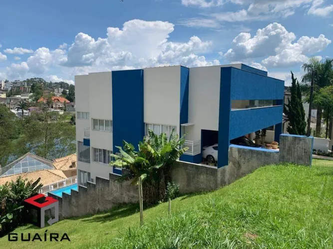 Terreno com vista para o lago no Swiss Park