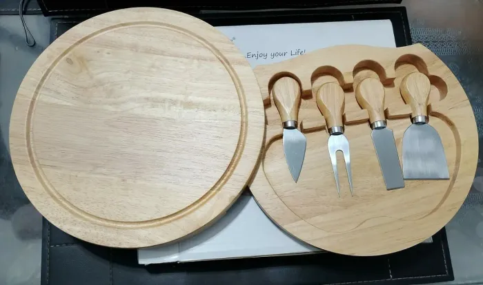 Tábua Queijo 4 Facas Com Suporte Madeira