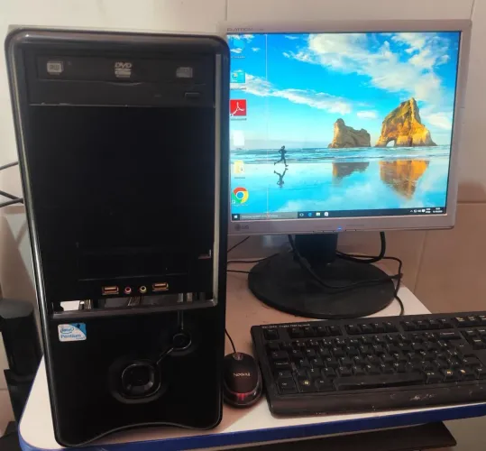 Computador completo.