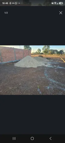 Vendo o ágio deste lote que fica na saída para o aeroporto, bem localizado e centralizado.