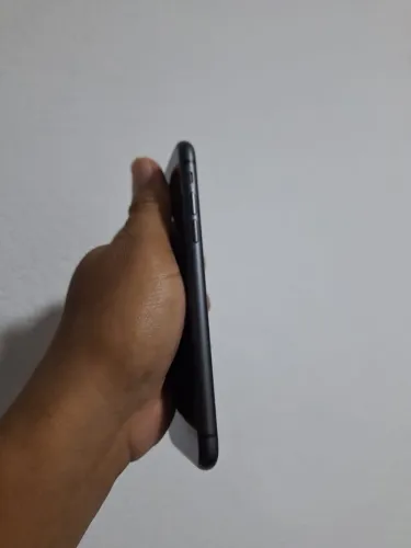 Vendo iPhone 11 128g extra funcionando tudo 