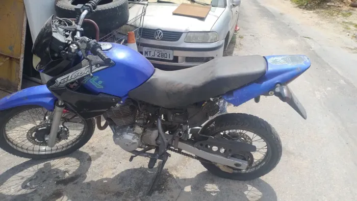 Moto Falcon retirada de peças ou para roça