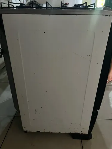 Vende-se este fogão já usado