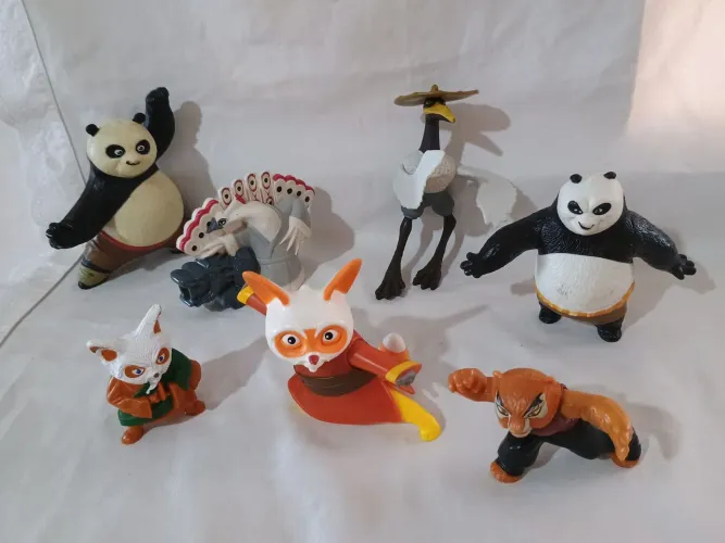 Lote de miniaturas dos personagens do Kung Fu panda