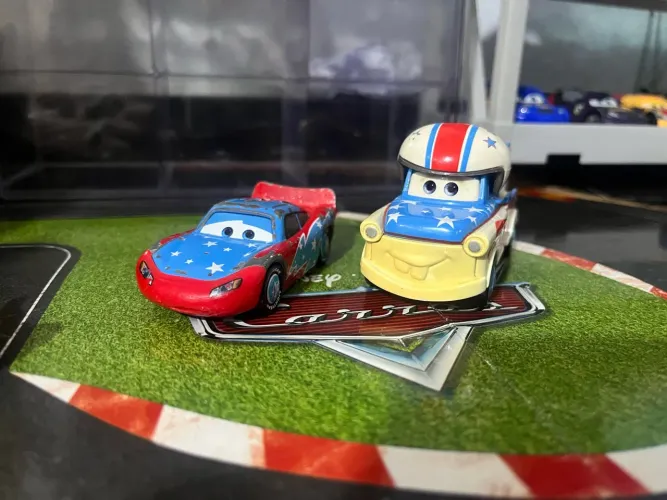 Cars Disney pixar Mate o grande e McQueen O grande