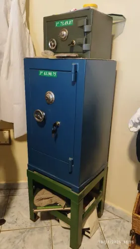 COFRE GRANDE COM BASE DE FERRO concreto 
