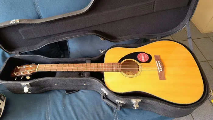 Violão Fender acústico, modelo CD-60S/NAT (Mogno). Usado apenas em 2 aulas. Novíssimo.