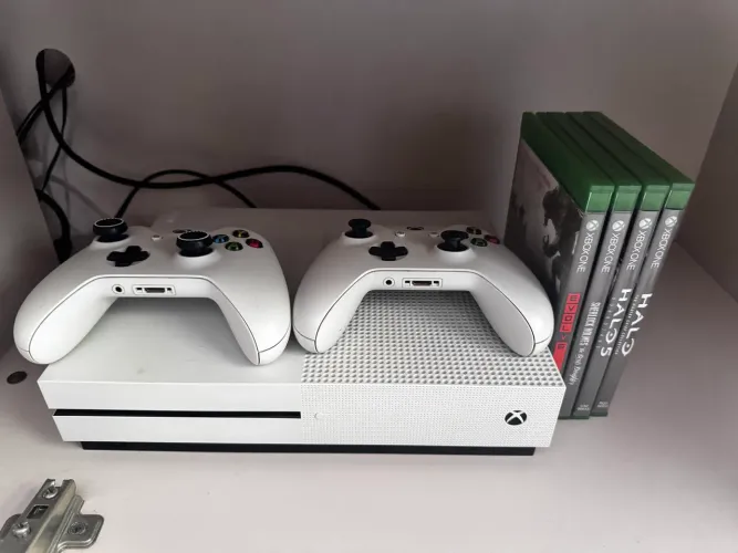 XBOX ONE S - 1TB - Completo