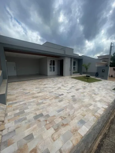 Casa térrea no condomínio RESIDENCIAL VALÊNCIA I em Álvares Machado