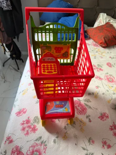 Carrinho de compras infantil + registradora 