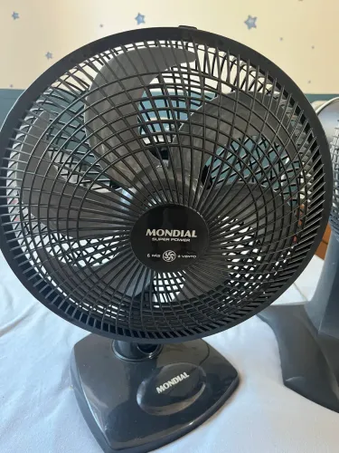 Ventilador de mesa Mondial 30cm 