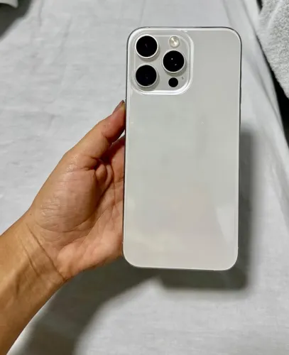 IPHONE 15 PRO MAX USADO