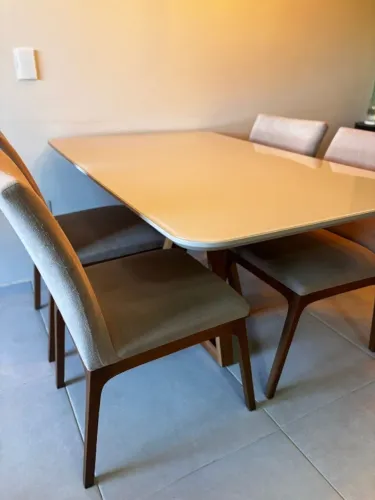 Mesa de Jantar de vidro com 4 cadeiras