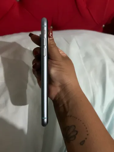 Celular iPhone XR