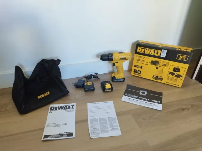 Parafusadeira Dewalt DCD700C2
