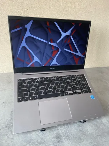 Notebook Samsung Intel Celeron / UHD Graphics / 4GB RAM / 256GB SSD / Tela 15.6?