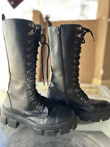 Vendo coturno feminino