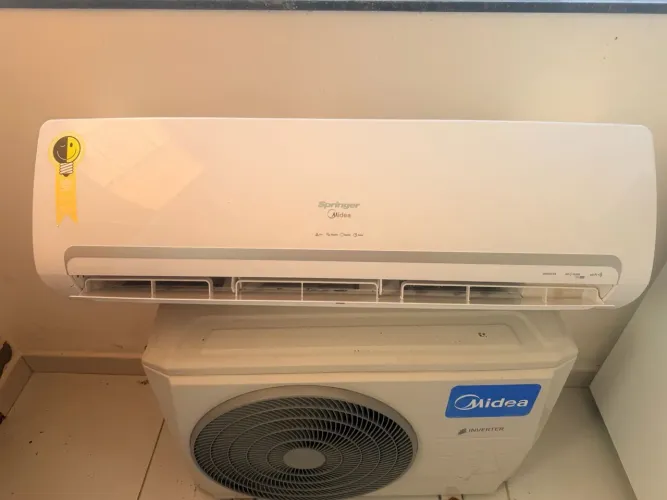 Ar-Condicionado Midea 18 mil / 23 mil BTU/h - Excelente Estado
