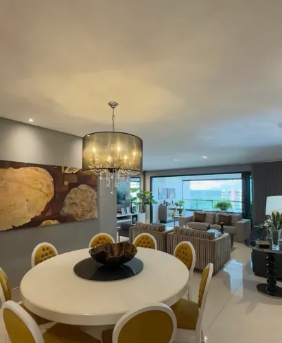 Apartamento com 4 Suítes à Venda no Quilombo 247m², Elevador Privativo e Melhor Preço do