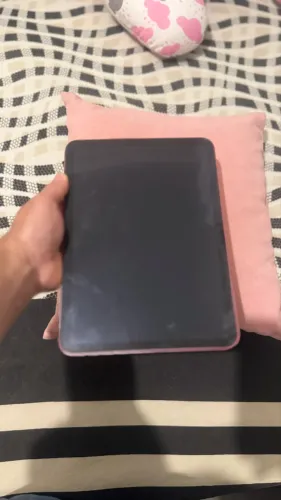 iPad 10 com carcaça empenada
