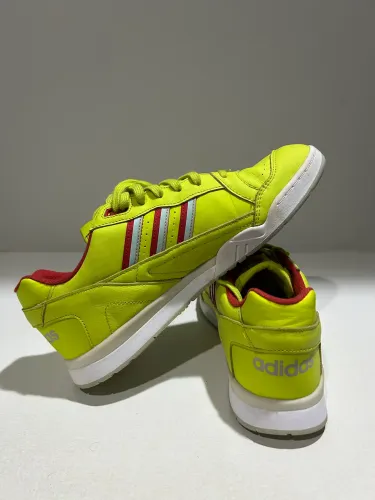 Tênis Adidas Ar trainer