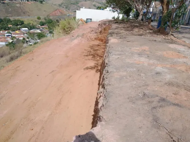 Terreno em Leopoldina MG, bairro Vale do Sol