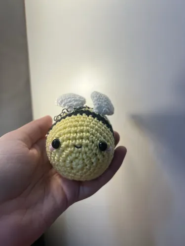 Chaveiro de crochê Abelha