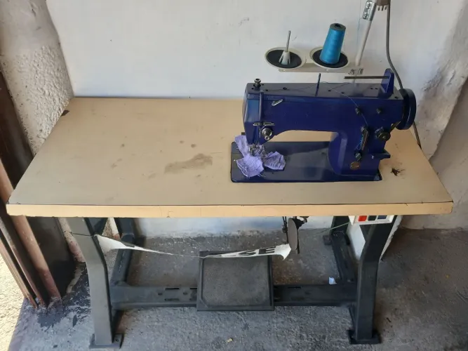 2 Máquina de Costura, Overlock Chinês e Reta 21 industrial